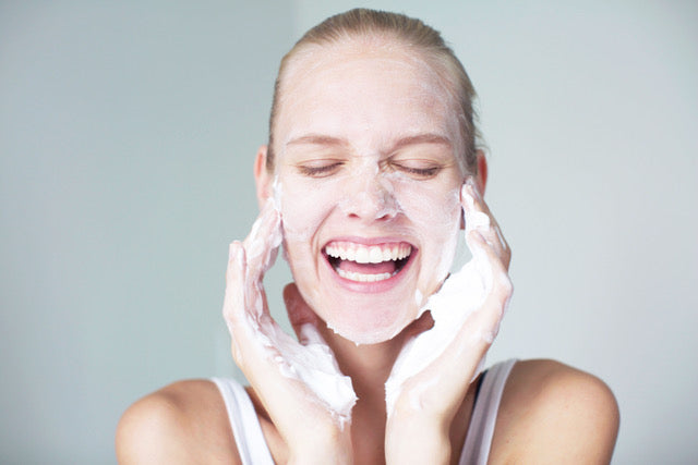 Må du egentlig rense huden så ofte?